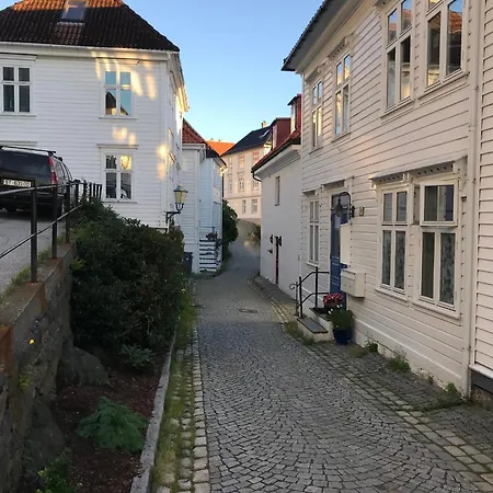 Apartment Above Bryggen With Local Charm *